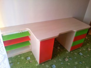 Dětský pokoj - stůl